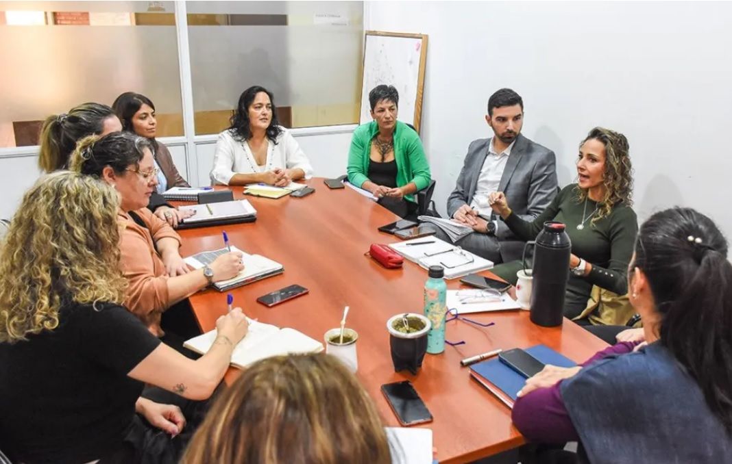  Neuquén busca estrategias para la reinserción escolar