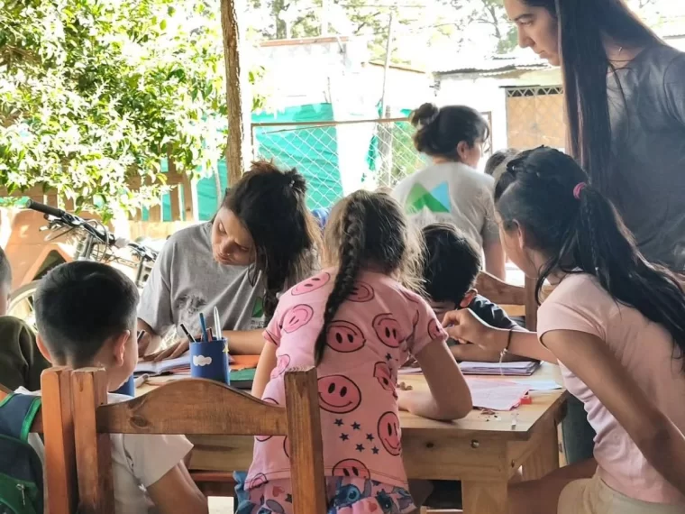 Mercedes: diez años abordando problemáticas de alfabetización en los barrios