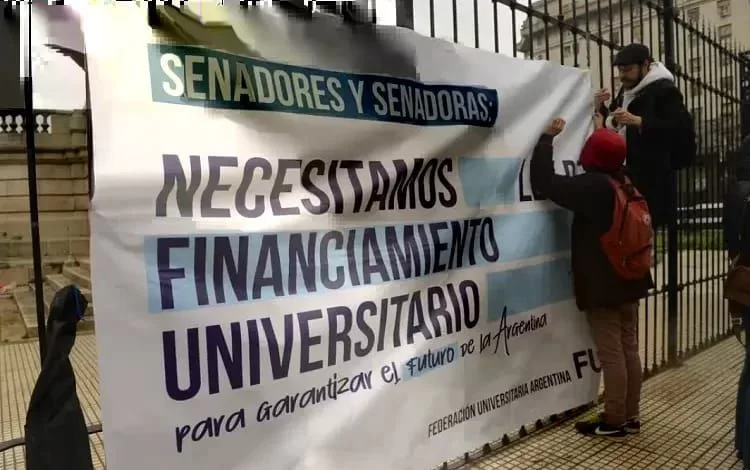 Por amplia mayoría, el Senado convirtió en ley el financiamiento universitario