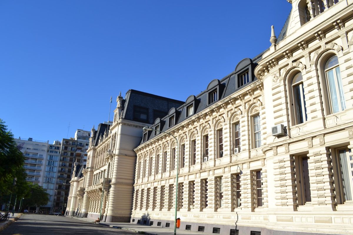 El Gobierno vació 44 programas de la Secretaría de Educación durante 2025