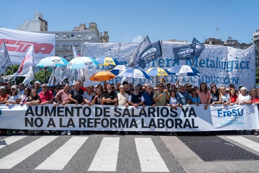 Presentan un proyecto para otorgar un suplemento salarial a personal docente