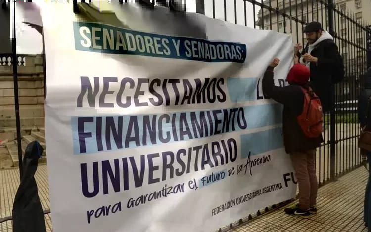 Armas s�, universidad no. Las prioridades del gobierno nacional
