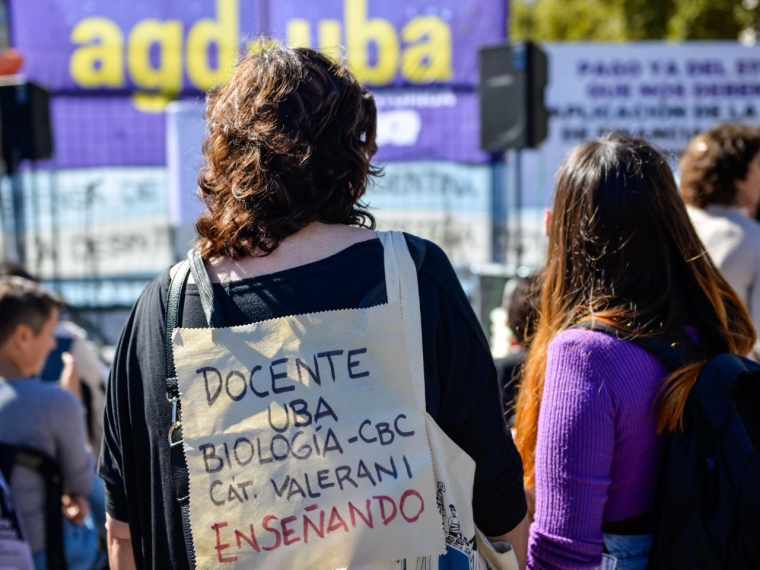 Clases públicas en Plaza de Mayo por el financiamiento universitario