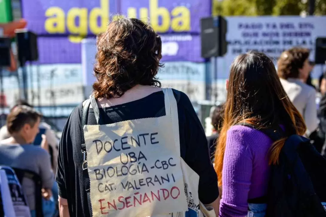 Clases públicas en Plaza de Mayo por el financiamiento universitario