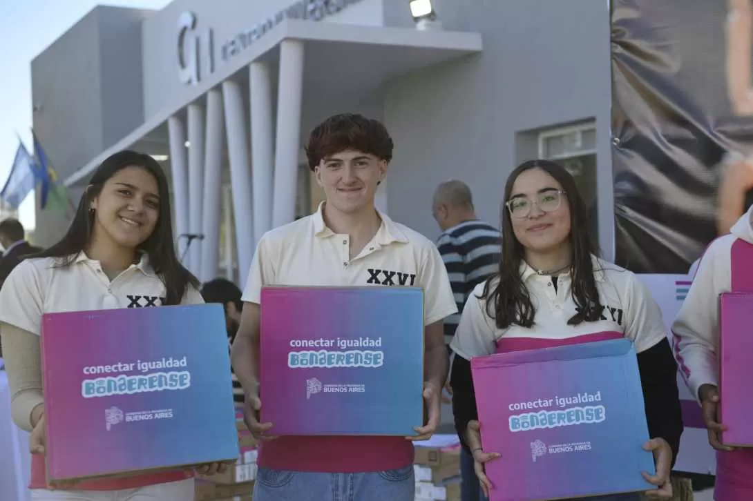 Kicillof inauguró un centro universitario en la ciudad de Carlos Tejedor