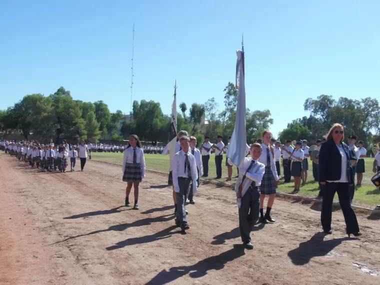 Colegios de las FFAA: advierten un éxodo masivo de docentes por los bajos salarios