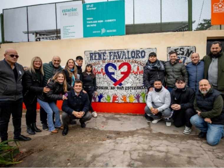 Docentes y estudiantes de Berazategui eligieron el nombre de René Favaloro para su escuela