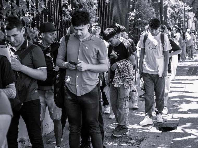 Educación y desigualdad juvenil: lo que revela el informe de la UCA