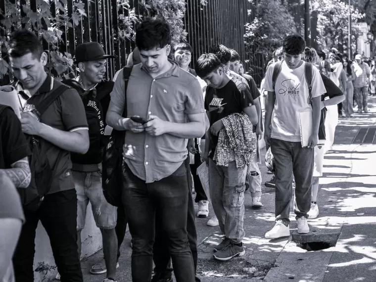 Educación y desigualdad juvenil: lo que revela el informe de la UCA