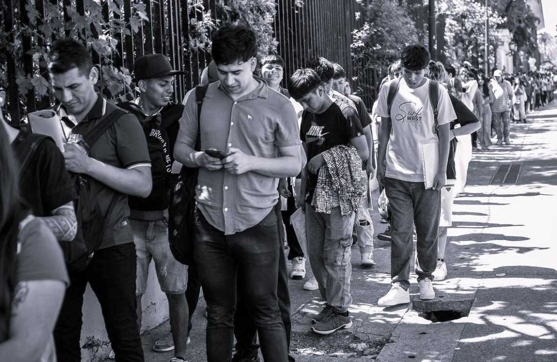 Educación y desigualdad juvenil: lo que revela el informe de la UCA