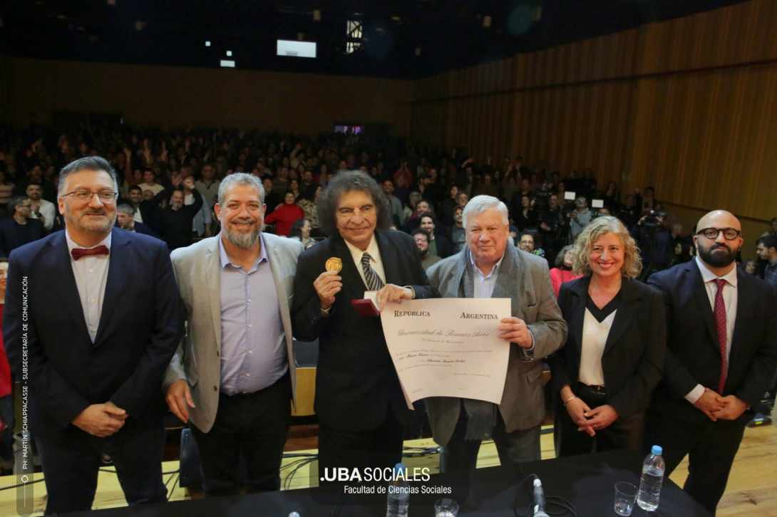 La UBA entregó el Doctorado Honoris Causa a Alejandro Dolina