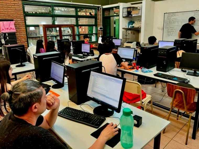 Estudiantes bonaerenses podrán certificar saberes vinculados al mundo del trabajo 