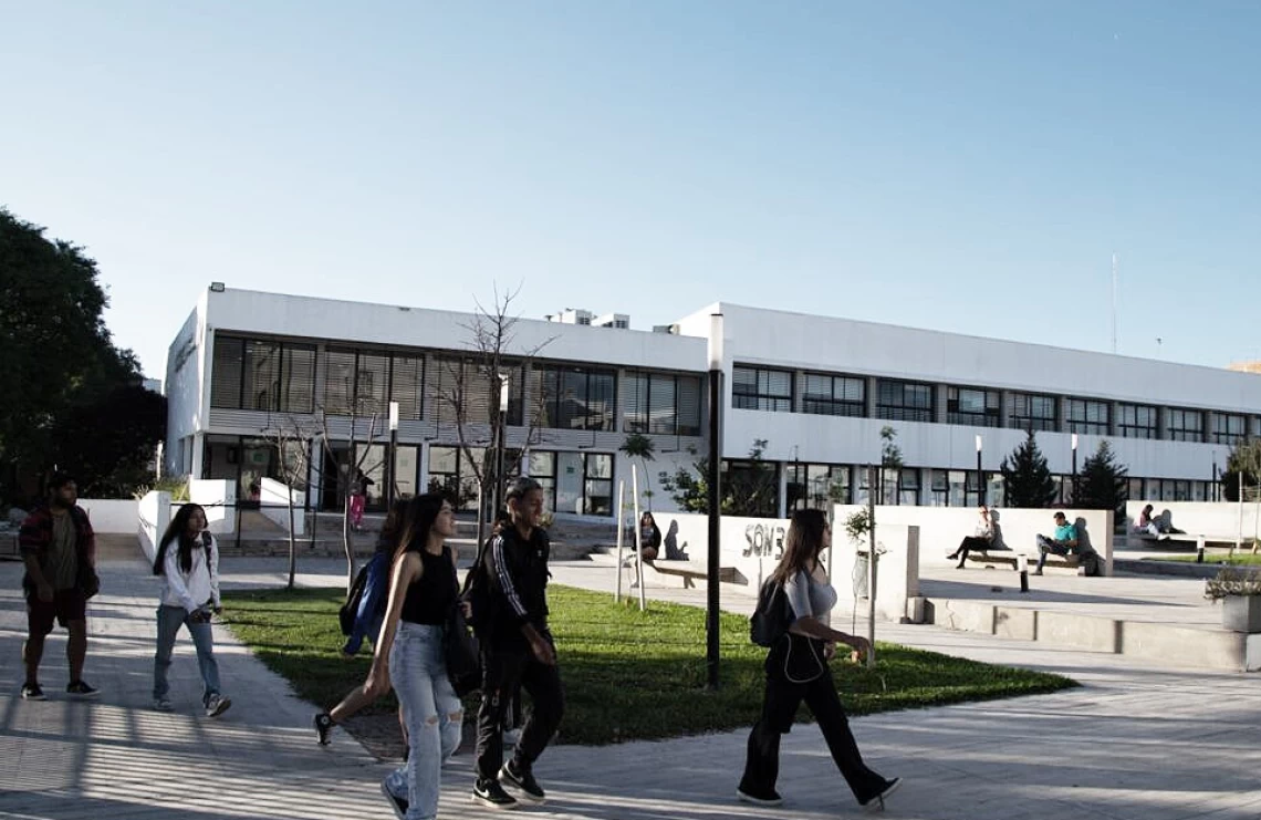 Cuáles son las universidades que abren su inscripción en el mes de octubre
