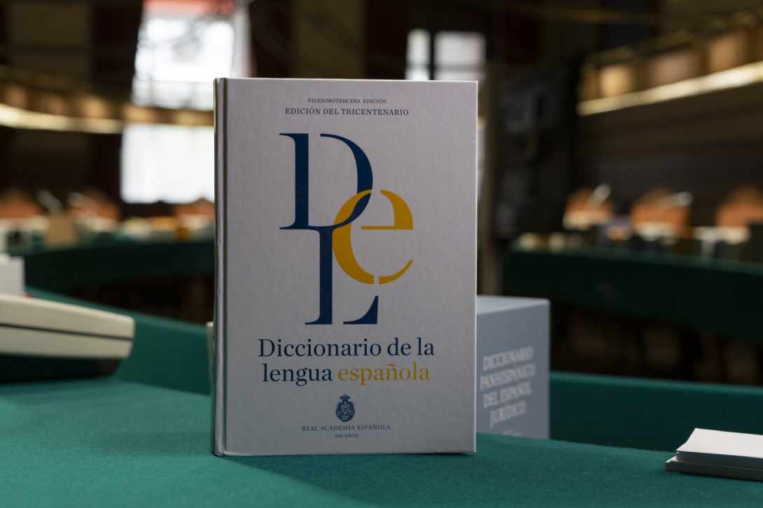 La RAE asegura que trabaja 
