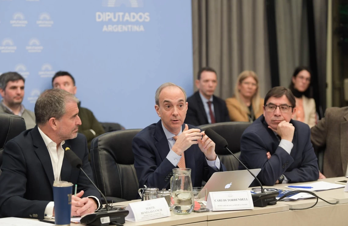 El gobierno defendió el presupuesto educativo y reclamó 